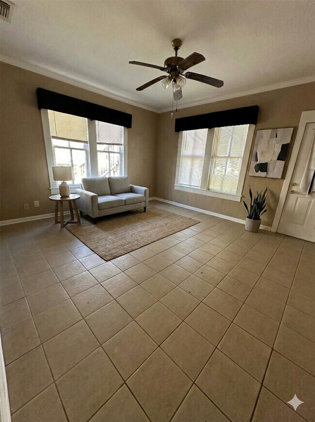 Building Photo - 1709 Biovu Dr