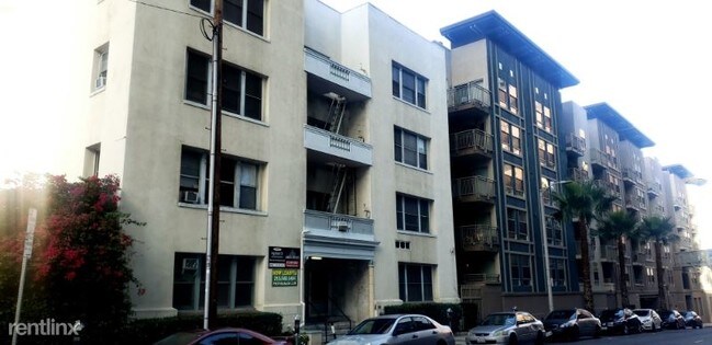 Foto del edificio - 1026 Ingraham St