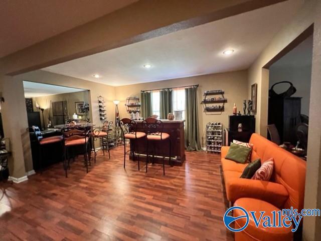 Building Photo - 318 Jasmine Dr