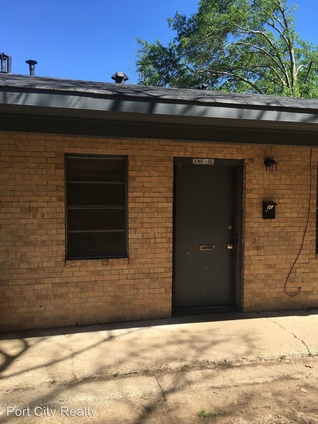 Primary Photo - 117 E Olive St