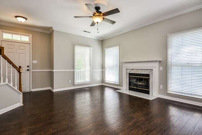 Foto del edificio - 7705 Hollyheight Ln