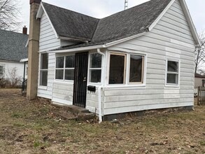 Building Photo - 1002 W Williams St