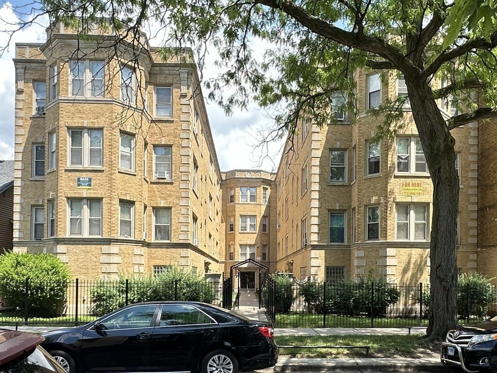 Primary Photo - 4831 N Springfield Ave