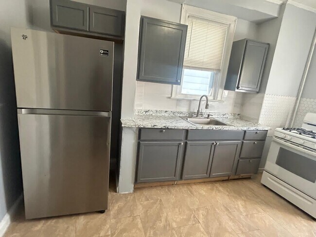 Building Photo - 329 Columbia Ave