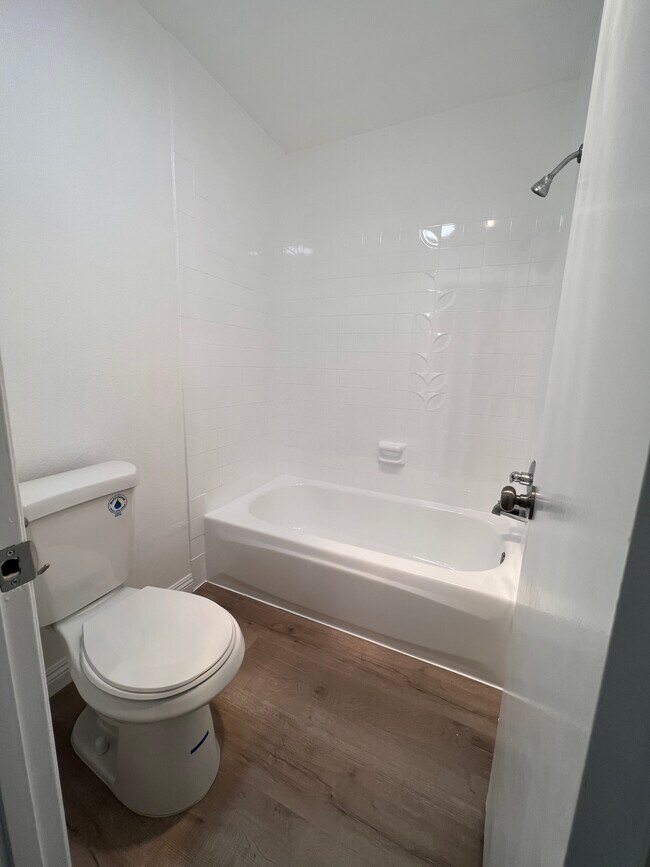 Baño - Croft Apartments