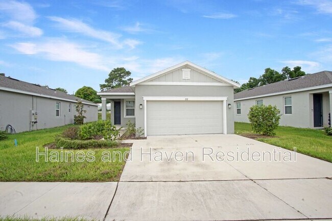 Building Photo - 832 Blue Creek Dr