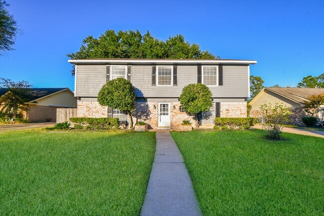 Foto del edificio - 7310 Ridge Oak Dr