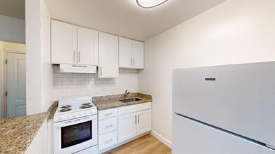 Building Photo - 15439 Marty Dr