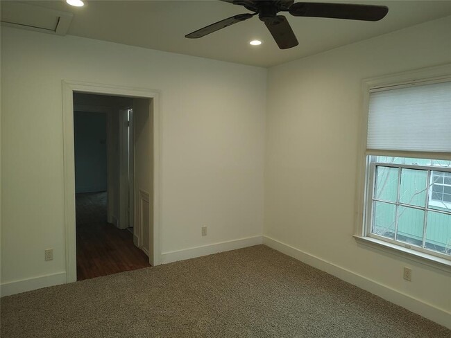 Foto del edificio - 2102 Yellow Jacket Ln