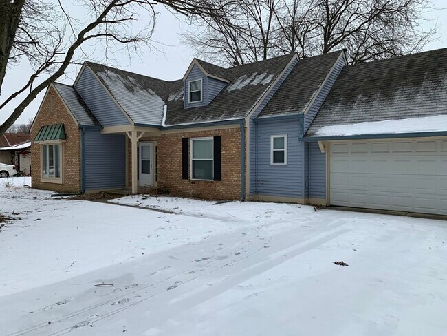 Foto del edificio - Fantastic Home in Lawrence Township!
