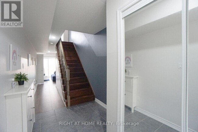 Building Photo - 15 Magdalene Cres