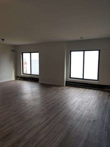 Building Photo - 5815 N Sheridan Rd