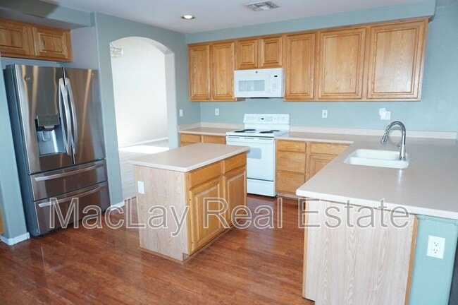 Photo - 2600 S Holguin Way House