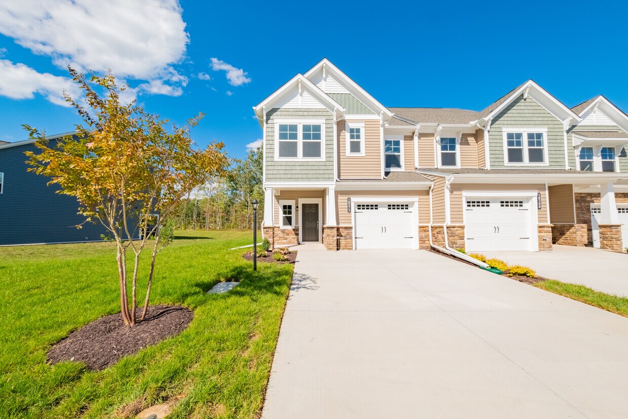 Foto principal - 18372 Palisades Ct