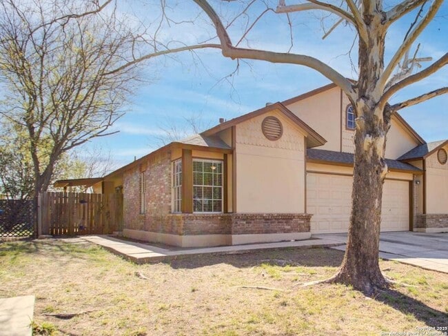 Foto del edificio - 5279 Meadow Rise St