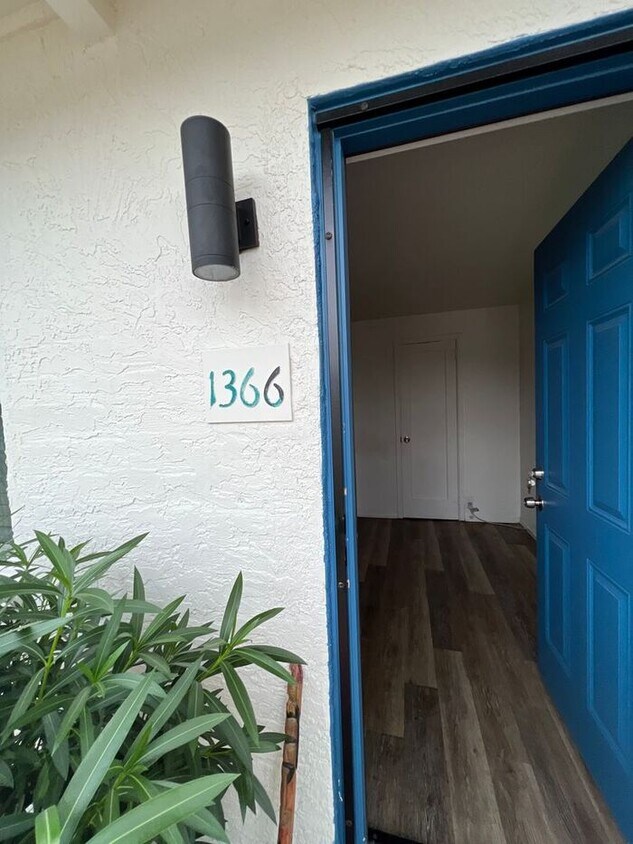 Building Photo - Affordable Studio Central