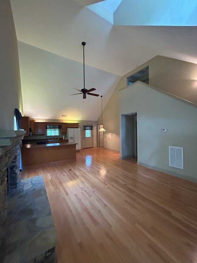 Foto del edificio - 513 Lapidary Ln