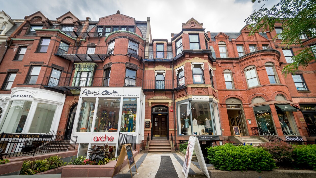 Primary Photo - 168 Newbury St