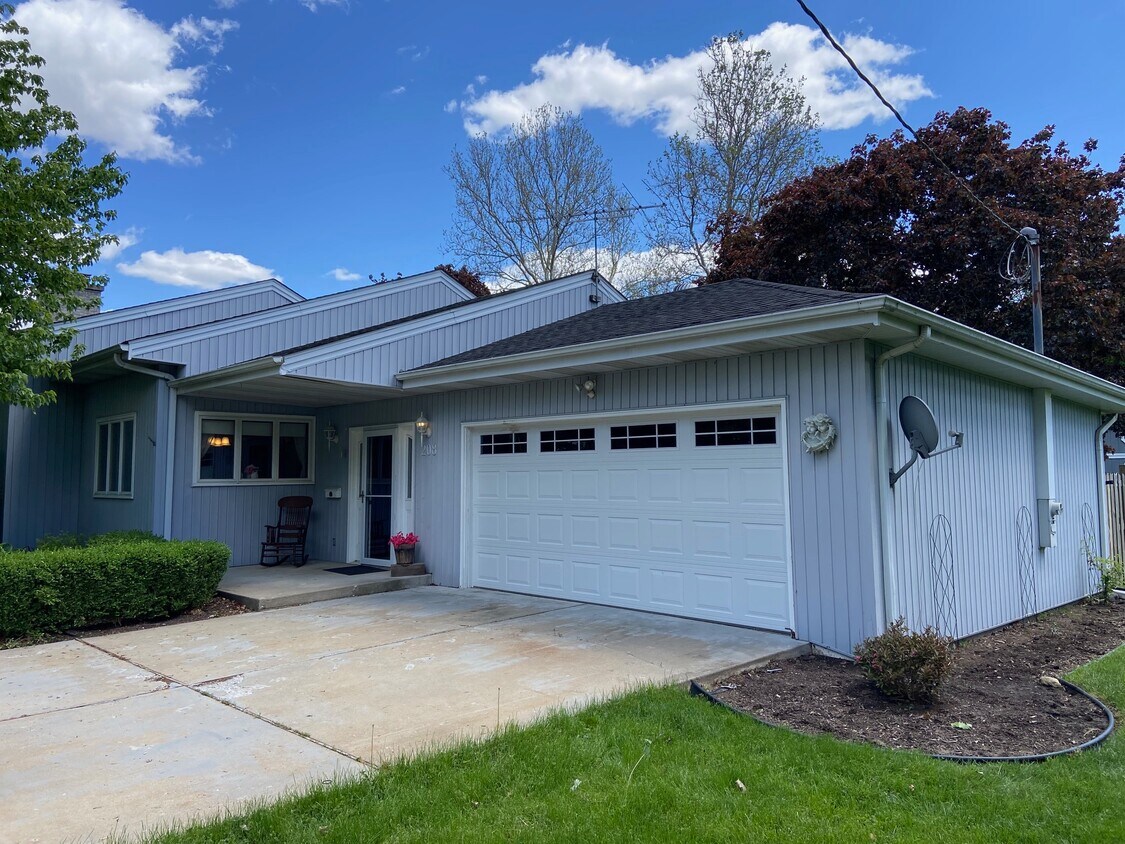 Primary Photo - 208 Glynn Rd