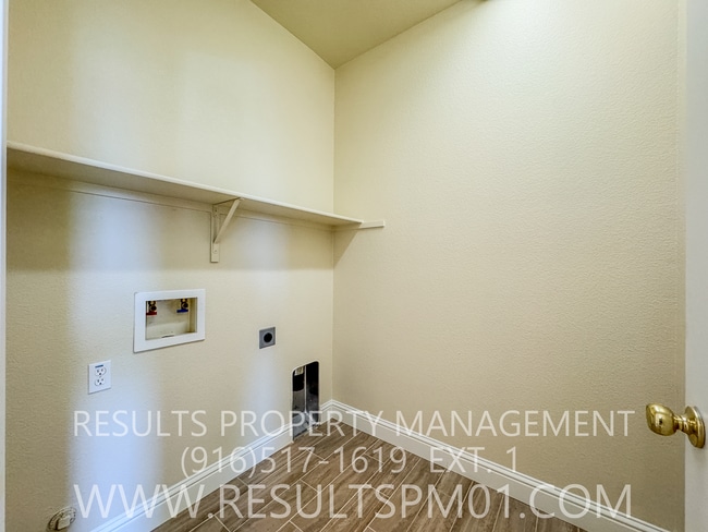 Building Photo - 3 bedroom Lincoln Home in Gated Community