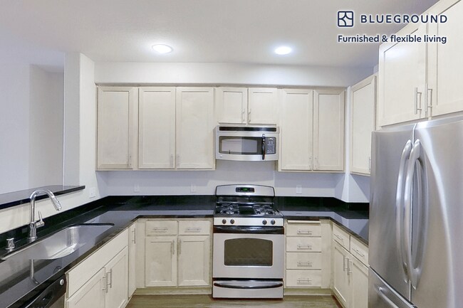 Foto del edificio - 1099 Admiral Ct