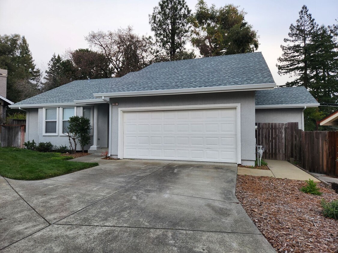 Beautiful 3 Bedroom, 2 bathroom, clean and... House Rental in Cotati