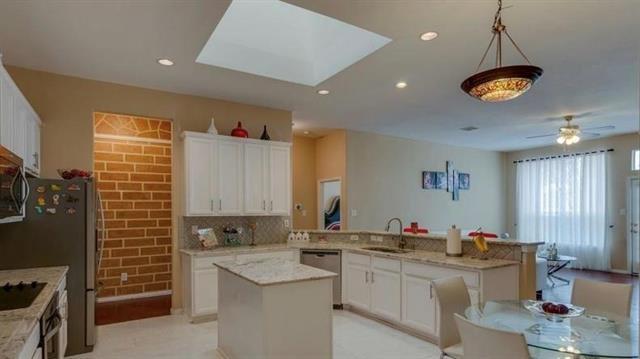 Foto del edificio - 3617 Varden St