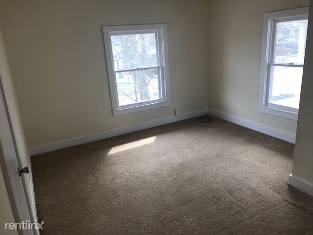 Building Photo - 2 br, 1 bath Duplex - 902 1/2 W Mishawaka Ave