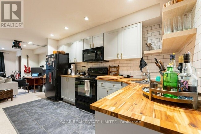 Photo du bâtiment - 204 Berkeley St