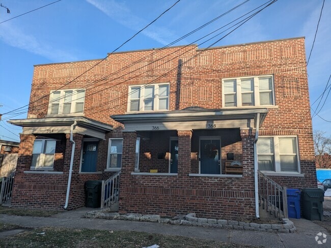 Building Photo - 366 Gilbert St