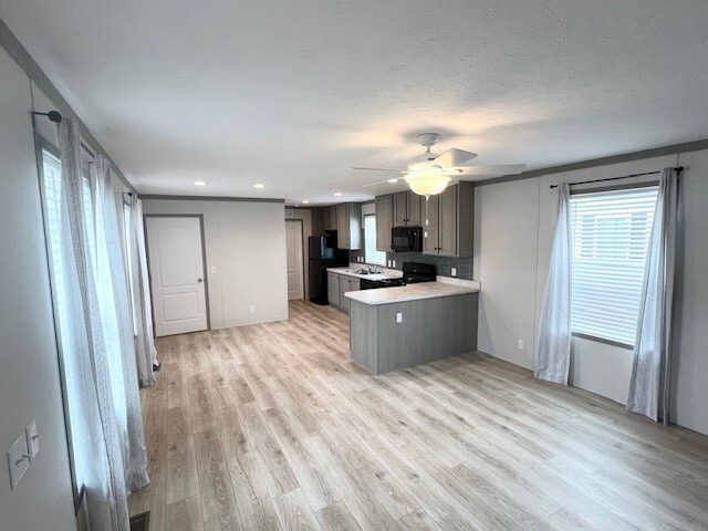 Building Photo - 476 N Kensington Dr