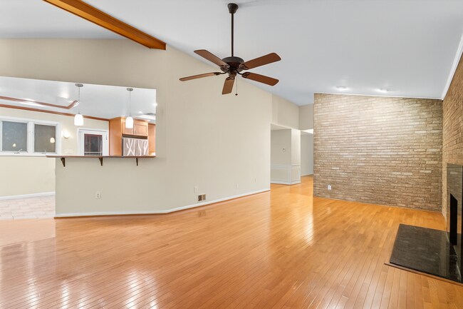 Foto del edificio - 4 Bed 3 Bath - Bethesda Single Family Home - Move In Ready