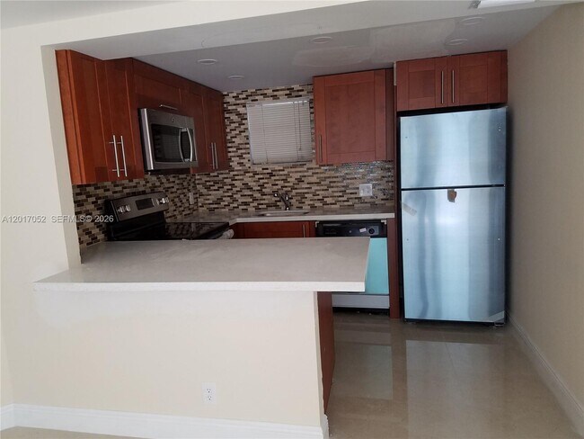Building Photo - 8290 Lake Dr