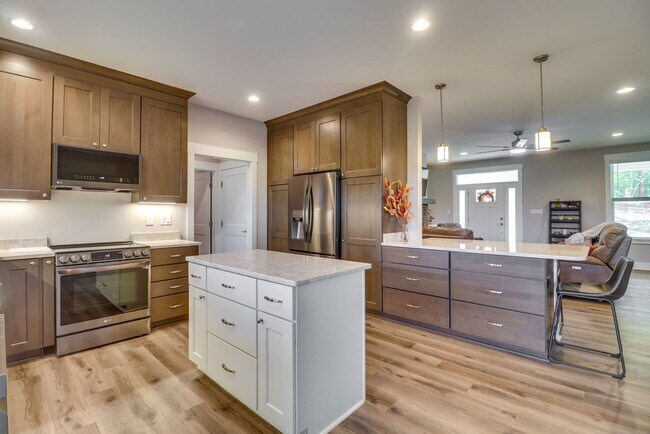 Foto del edificio - 5034 Burnley Rd