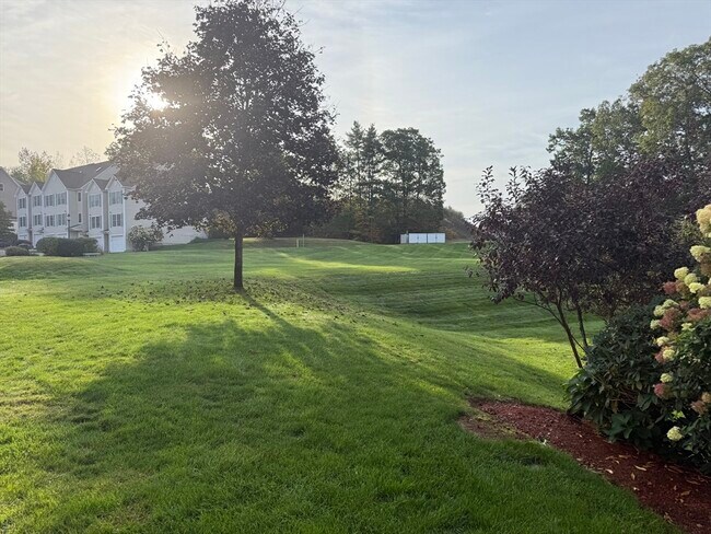 Foto del edificio - 8 Intervale Ct