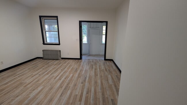 Living Room - 18 Kernick St