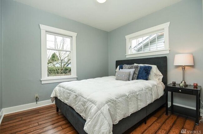 Master Bedroom - 905 N 103rd St