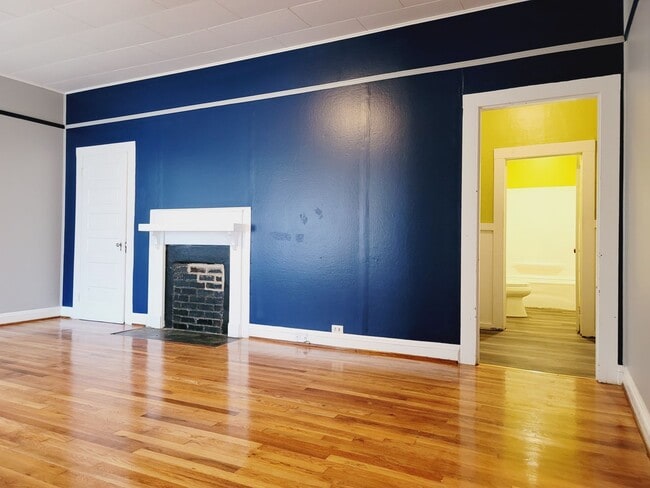 Building Photo - Updated 2-Bedroom 1-Bathroom Home for Rent...