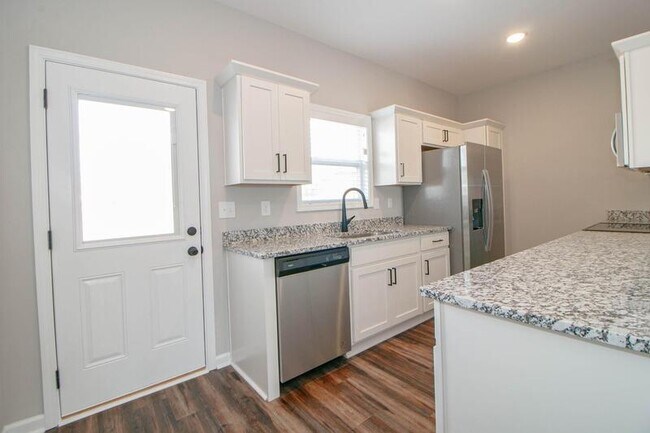 Foto del edificio - 1115-B4 Hillwood Dr