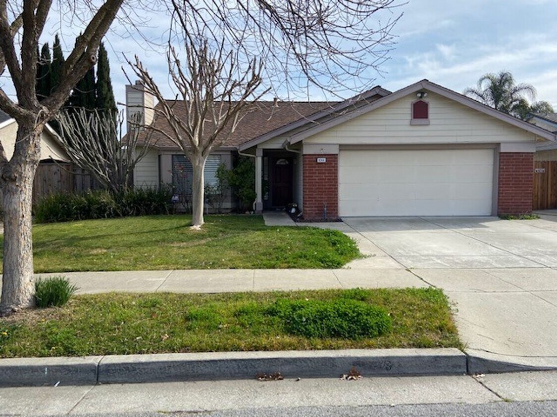 Foto principal - Charming, Modern Upgraded 3-Bedroom Home w...
