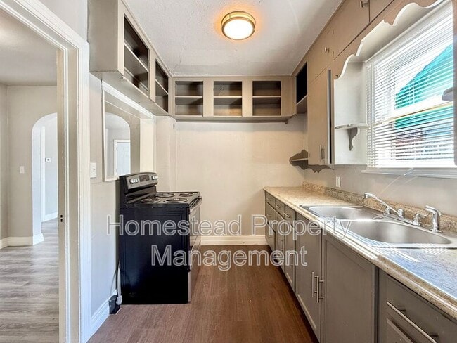 Foto del edificio - 1719 NE 18th St