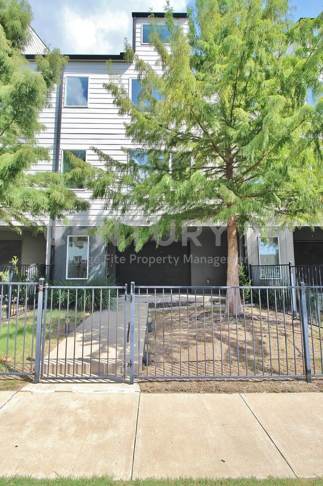 Building Photo - 1430 Grigsby Ave