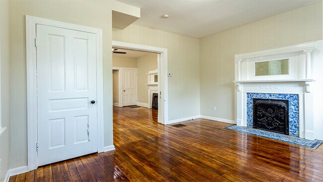 Sala de estar - otro lado - 527 Riddle Rd