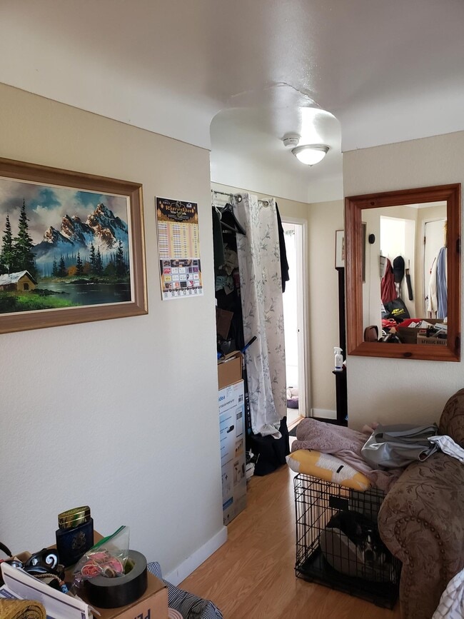 Building Photo - 646 Admirals Rd