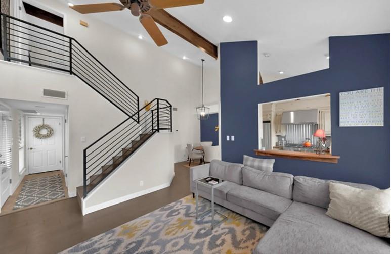 Foto principal - 4404 Travis Country Cir