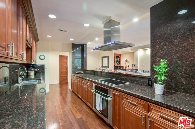 Foto del edificio - 325 N Oakhurst Dr