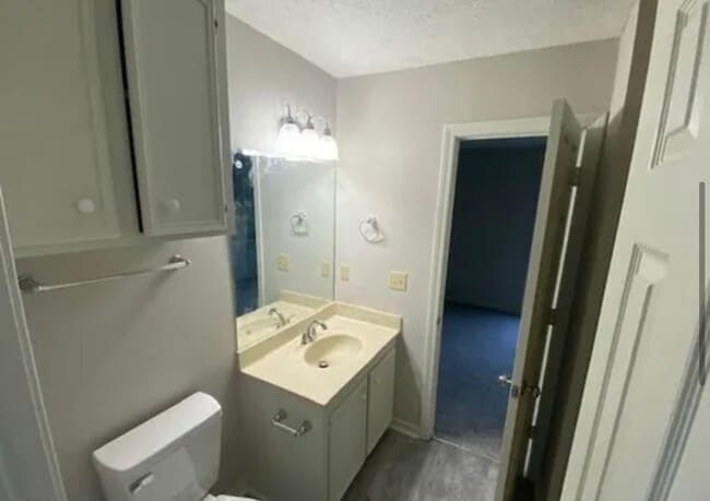 Building Photo - 2437B River Oaks Blvd