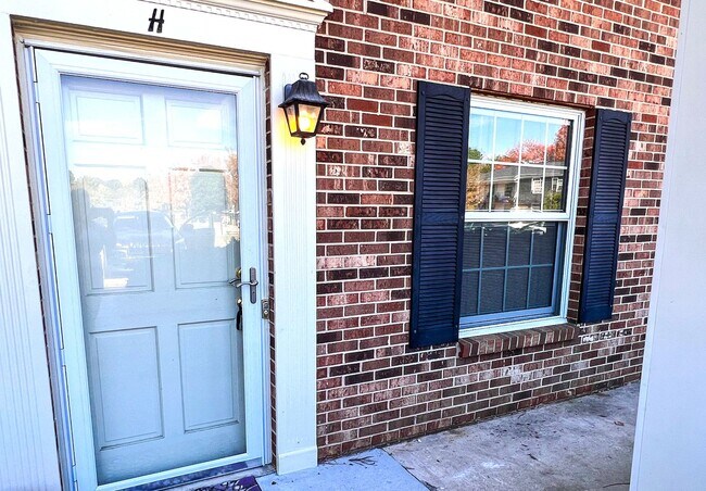 Foto del edificio - 2350 Bay Meadows Ct