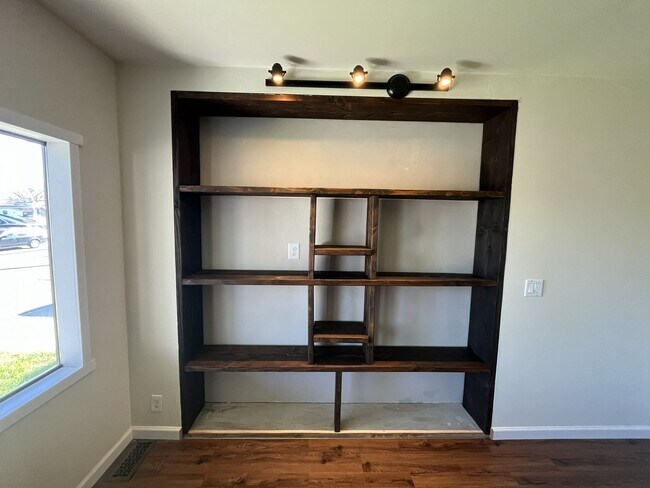 Foto del edificio - Recently renovated 2 bed 2 bath in Sacramento!