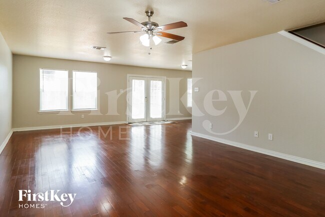 Foto del edificio - 13227 Gatton Park Dr